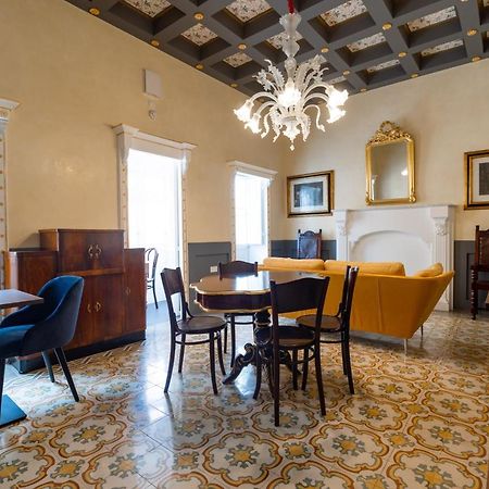 Monreal Boutique Townhouse - R024Rm3 Hotel Paola Bagian luar foto