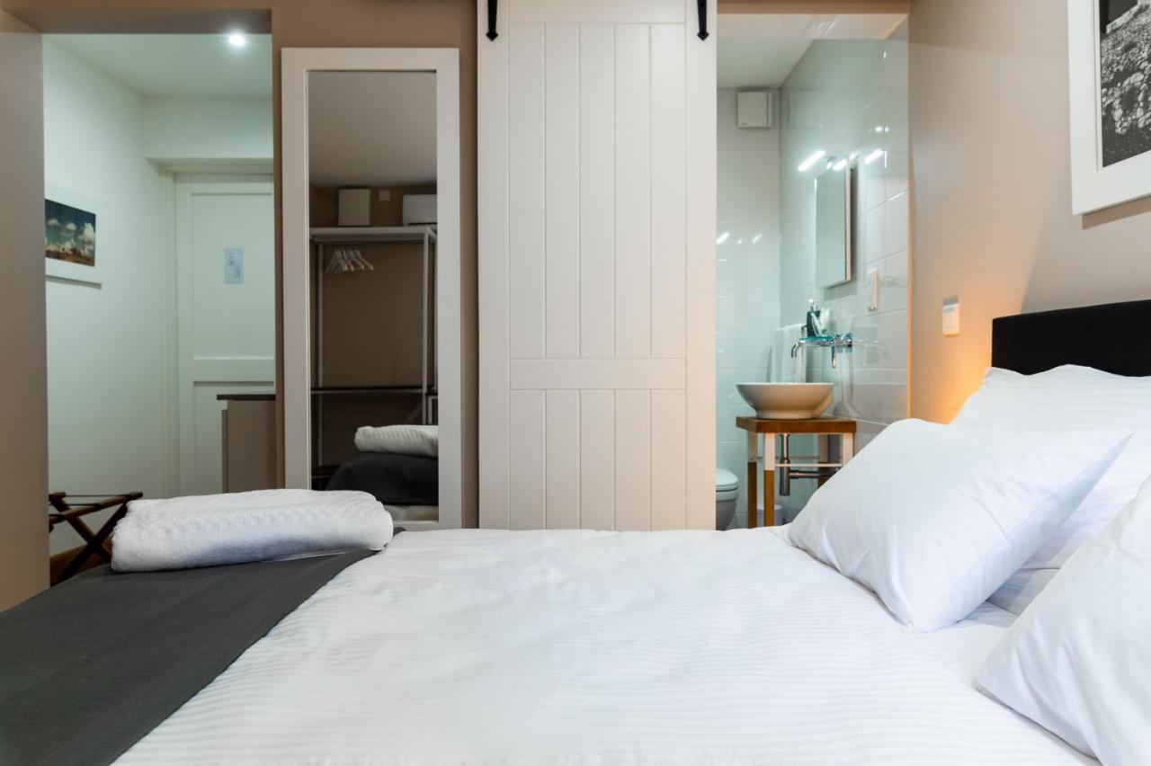 Monreal Boutique Townhouse - R024Rm3 Hotel Paola Bagian luar foto