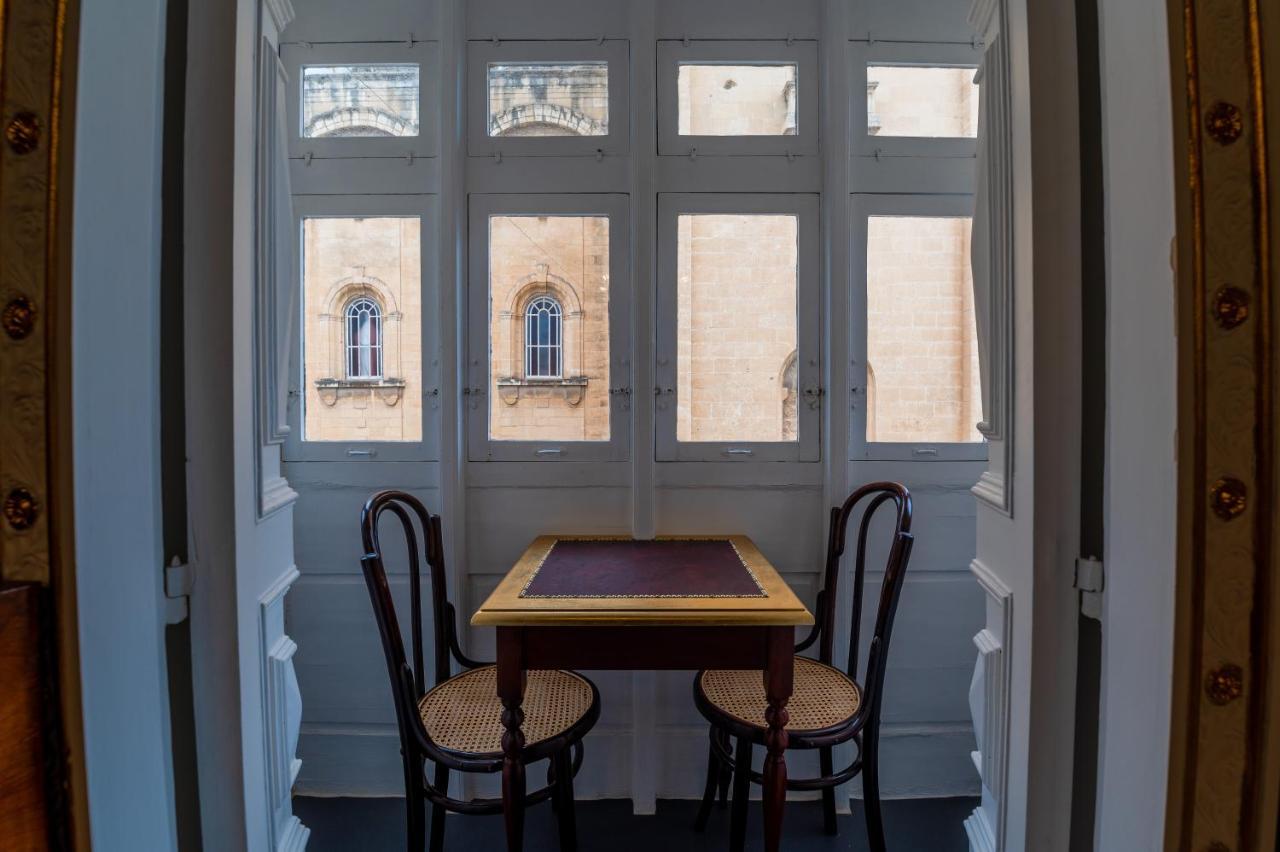 Monreal Boutique Townhouse - R024Rm3 Hotel Paola Bagian luar foto